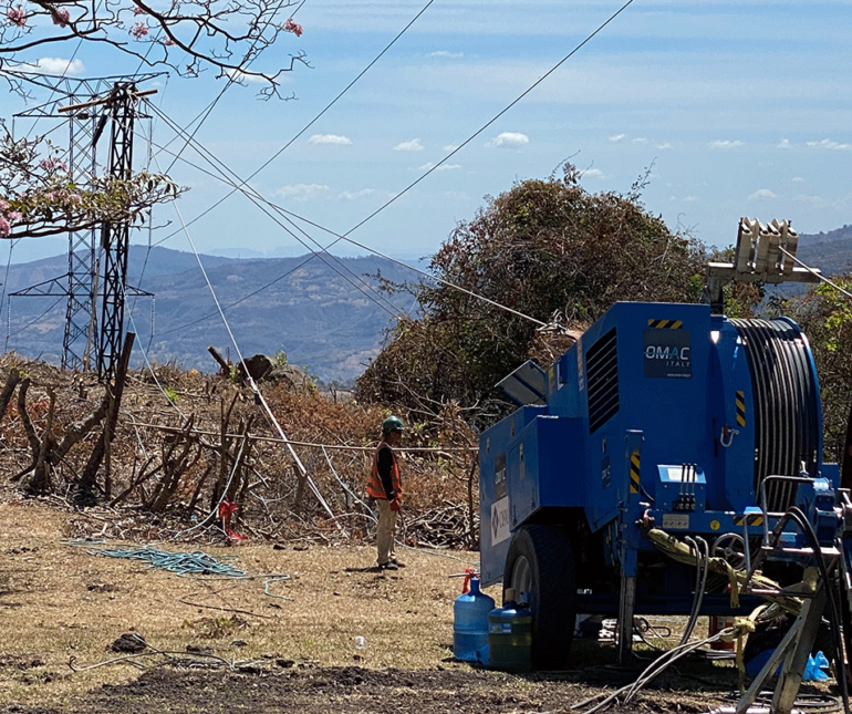 Montaje-de-Estructuras-y-Tendido-Eléctrico-